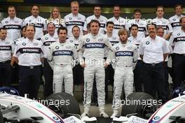 19.10.2007 Sao Paulo, Brazil,  BMW Sauber F1 Team, group picture, First row, l-r, Willy Rampf (GER), BMW-Sauber, Technical Director, Timo Glock (GER), Test Driver, BMW Sauber F1 Team, Robert Kubica (POL),  BMW Sauber F1 Team, Nick Heidfeld (GER), BMW Sauber F1 Team and Dr. Mario Theissen (GER), BMW Sauber F1 Team, BMW Motorsport Director - Formula 1 World Championship, Rd 17, Brazilian Grand Prix, Friday