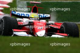 19.10.2007 Sao Paulo, Brazil,  Ralf Schumacher (GER), Toyota Racing, recovers from a spin - Formula 1 World Championship, Rd 17, Brazilian Grand Prix, Friday Practice