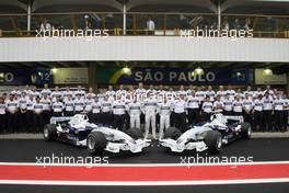 19.10.2007 Sao Paulo, Brazil,  BMW Sauber F1 Team, group picture - Formula 1 World Championship, Rd 17, Brazilian Grand Prix, Friday