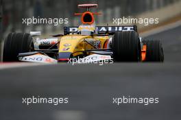 19.10.2007 Sao Paulo, Brazil,  Giancarlo Fisichella (ITA), Renault F1 Team, R27 - Formula 1 World Championship, Rd 17, Brazilian Grand Prix, Friday Practice
