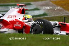 19.10.2007 Sao Paulo, Brazil,  Ralf Schumacher (GER), Toyota Racing, recovers from a spin - Formula 1 World Championship, Rd 17, Brazilian Grand Prix, Friday Practice