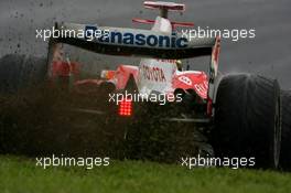 19.10.2007 Sao Paulo, Brazil,  Ralf Schumacher (GER), Toyota Racing, TF107 kicking up some grass - Formula 1 World Championship, Rd 17, Brazilian Grand Prix, Friday Practice