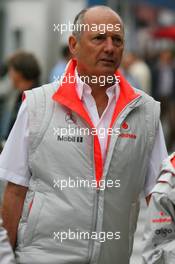 19.10.2007 Sao Paulo, Brazil,  Ron Dennis (GBR), McLaren, Team Principal, Chairman - Formula 1 World Championship, Rd 17, Brazilian Grand Prix, Friday