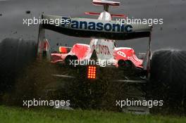 19.10.2007 Sao Paulo, Brazil,  Ralf Schumacher (GER), Toyota Racing, recovers from a spin - Formula 1 World Championship, Rd 17, Brazilian Grand Prix, Friday Practice