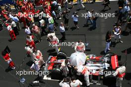 21.10.2007 Sao Paulo, Brazil,  The cars of Felipe Massa (BRA), Scuderia Ferrari and Lewis Hamilton (GBR), McLaren Mercedes - Formula 1 World Championship, Rd 17, Brazilian Grand Prix, Sunday Pre-Race Grid