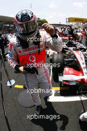 21.10.2007 Sao Paulo, Brazil,  Fernando Alonso (ESP), McLaren Mercedes - Formula 1 World Championship, Rd 17, Brazilian Grand Prix, Sunday Pre-Race Grid