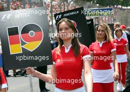 21.10.2007 Sao Paulo, Brazil,  Grid Girl of Sebastian Vettel (GER), Test Driver, BMW Sauber F1 Team - Formula 1 World Championship, Rd 17, Brazilian Grand Prix, Sunday Pre-Race Grid