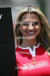 21.10.2007 Sao Paulo, Brazil,  Grid girl - Formula 1 World Championship, Rd 17, Brazilian Grand Prix, Sunday Grid Girl