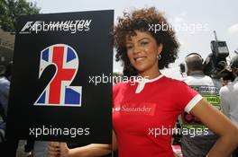 21.10.2007 Sao Paulo, Brazil,  Grid girl - Formula 1 World Championship, Rd 17, Brazilian Grand Prix, Sunday Grid Girl