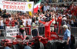 21.10.2007 Sao Paulo, Brazil,  Kimi Raikkonen (FIN), Räikkönen, Scuderia Ferrari and Felipe Massa (BRA), Scuderia Ferrari - Formula 1 World Championship, Rd 17, Brazilian Grand Prix, Sunday Podium