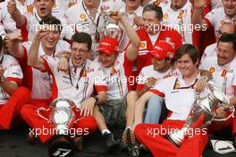 21.10.2007 Sao Paulo, Brazil,  Scuderia Ferrari team celebration - Formula 1 World Championship, Rd 17, Brazilian Grand Prix, Sunday Podium