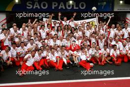 21.10.2007 Sao Paulo, Brazil,  Kimi Raikkonen (FIN), Räikkönen, Scuderia Ferrari, Felipe Massa (BRA), Scuderia Ferrari, Jean Todt (FRA), Scuderia Ferrari, Ferrari CEO, Chris Dyer (AUS), race engineer - Formula 1 World Championship, Rd 17, Brazilian Grand Prix, Sunday Podium