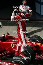 21.10.2007 Sao Paulo, Brazil,  The new world champion Kimi Raikkonen (FIN), Räikkönen, Scuderia Ferrari - Formula 1 World Championship, Rd 17, Brazilian Grand Prix, Sunday Podium