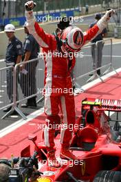 21.10.2007 Sao Paulo, Brazil,  Kimi Raikkonen (FIN), Räikkönen, Scuderia Ferrari - Formula 1 World Championship, Rd 17, Brazilian Grand Prix, Sunday Podium