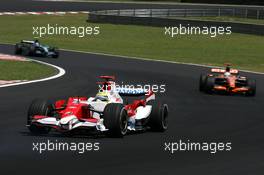 21.10.2007 Sao Paulo, Brazil,  Ralf Schumacher (GER), Toyota Racing, Adrian Sutil (GER), Spyker F1 Team - Formula 1 World Championship, Rd 17, Brazilian Grand Prix, Sunday Race