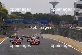 21.10.2007 Sao Paulo, Brazil,  Start of the race - Formula 1 World Championship, Rd 17, Brazilian Grand Prix, Sunday Race