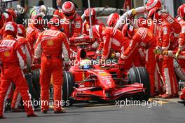 21.10.2007 Sao Paulo, Brazil,  Felipe Massa (BRA), Scuderia Ferrari, F2007 pit stop - Formula 1 World Championship, Rd 17, Brazilian Grand Prix, Sunday Race