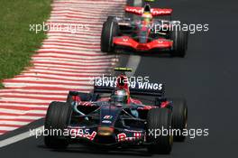 21.10.2007 Sao Paulo, Brazil,  Sebastian Vettel (GER), Scuderia Toro Rosso, Lewis Hamilton (GBR), McLaren Mercedes - Formula 1 World Championship, Rd 17, Brazilian Grand Prix, Sunday Race