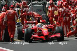 21.10.2007 Sao Paulo, Brazil,  Felipe Massa (BRA), Scuderia Ferrari, F2007 pit stop - Formula 1 World Championship, Rd 17, Brazilian Grand Prix, Sunday Race