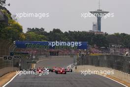 21.10.2007 Sao Paulo, Brazil,  Start of the race - Formula 1 World Championship, Rd 17, Brazilian Grand Prix, Sunday Race