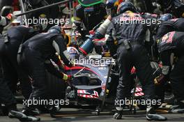 21.10.2007 Sao Paulo, Brazil,  David Coulthard (GBR), Red Bull Racing, RB3 pit stop - Formula 1 World Championship, Rd 17, Brazilian Grand Prix, Sunday Race