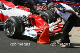 20.10.2007 Sao Paulo, Brazil,  Jarno Trulli (ITA), Toyota Racing, TF107 runs over a cone - Formula 1 World Championship, Rd 17, Brazilian Grand Prix, Saturday Qualifying