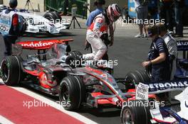 20.10.2007 Sao Paulo, Brazil,  Fernando Alonso (ESP), McLaren Mercedes, MP4-22 - Formula 1 World Championship, Rd 17, Brazilian Grand Prix, Saturday Qualifying