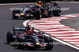 20.10.2007 Sao Paulo, Brazil,  Vitantonio Liuzzi (ITA), Scuderia Toro Rosso, Mark Webber (AUS), Red Bull Racing - Formula 1 World Championship, Rd 17, Brazilian Grand Prix, Saturday Qualifying
