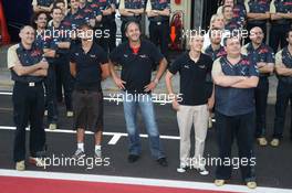 20.10.2007 Sao Paulo, Brazil,  Scuderia Toro Rosso, Team picture - Formula 1 World Championship, Rd 17, Brazilian Grand Prix, Saturday