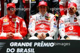 21.10.2007 Sao Paulo, Brazil,  Kimi Raikkonen (FIN), Räikkönen, Scuderia Ferrari, Fernando Alonso (ESP), McLaren Mercedes, Lewis Hamilton (GBR), McLaren Mercedes  - Formula 1 World Championship, Rd 17, Brazilian Grand Prix, Sunday