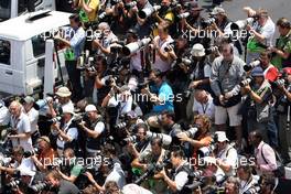 21.10.2007 Sao Paulo, Brazil,  photographers at work - Formula 1 World Championship, Rd 17, Brazilian Grand Prix, Sunday