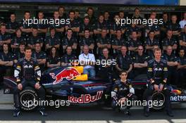 21.10.2007 Sao Paulo, Brazil,  David Coulthard (GBR), Red Bull Racing, Mark Webber (AUS), Red Bull Racing, Sébastien Buemi (SUI), ASL Mücke Motorsport - Formula 1 World Championship, Rd 17, Brazilian Grand Prix, Sunday