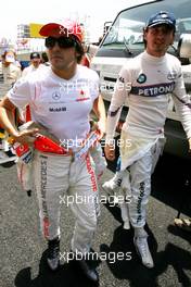 21.10.2007 Sao Paulo, Brazil,  Fernando Alonso (ESP), McLaren Mercedes, Robert Kubica (POL),  BMW Sauber F1 Team  - Formula 1 World Championship, Rd 17, Brazilian Grand Prix, Sunday