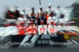 21.10.2007 Sao Paulo, Brazil,  Formula One drivers picture, The end of season group photo, Feature, Fernando Alonso (ESP), McLaren Mercedes - Formula 1 World Championship, Rd 17, Brazilian Grand Prix, Sunday