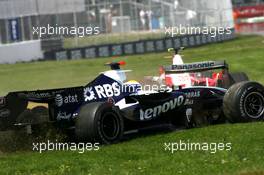 10.06.2007 Montreal, Canada,  Nico Rosberg (GER), WilliamsF1 Team, Jarno Trulli (ITA), Toyota Racing  - Formula 1 World Championship, Rd 6, Canadian Grand Prix, Sunday Race