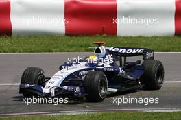 10.06.2007 Montreal, Canada,  Nico Rosberg (GER), WilliamsF1 Team, FW29, spins - Formula 1 World Championship, Rd 6, Canadian Grand Prix, Sunday Race