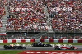 10.06.2007 Montreal, Canada,  Jarno Trulli (ITA), Toyota Racing, TF107, Nico Rosberg (GER), WilliamsF1 Team, FW29 and David Coulthard (GBR), Red Bull Racing, RB3 - Formula 1 World Championship, Rd 6, Canadian Grand Prix, Sunday Race