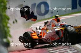 09.06.2007 Montreal, Canada,  Heikki Kovalainen (FIN), Renault F1 Team, R27, crashed in qualifying - Formula 1 World Championship, Rd 6, Canadian Grand Prix, Saturday Qualifying