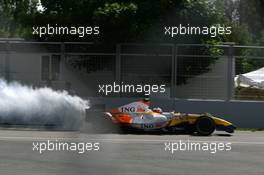 09.06.2007 Montreal, Canada,  Heikki Kovalainen (FIN), Renault F1 Team, blows up - Formula 1 World Championship, Rd 6, Canadian Grand Prix, Saturday Practice
