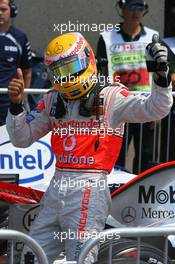 09.06.2007 Montreal, Canada,  Lewis Hamilton (GBR), McLaren Mercedes gets pole position - Formula 1 World Championship, Rd 6, Canadian Grand Prix, Saturday Qualifying