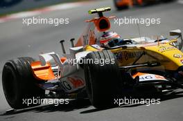 09.06.2007 Montreal, Canada,  Heikki Kovalainen (FIN), Renault F1 Team, R27, crashed in qualifying - Formula 1 World Championship, Rd 6, Canadian Grand Prix, Saturday Qualifying