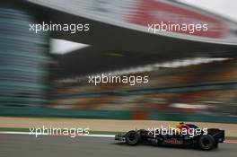 05.10.2007 Shanghai, China,  Mark Webber (AUS), Red Bull Racing, RB3 - Formula 1 World Championship, Rd 16, Chinese Grand Prix, Friday Practice