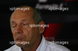 05.10.2007 Shanghai, China,  Ron Dennis (GBR), McLaren, Team Principal, Chairman with an odd facial expression - Formula 1 World Championship, Rd 16, Chinese Grand Prix, Friday Press Conference