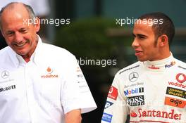 05.10.2007 Shanghai, China,  Ron Dennis (GBR), McLaren, Team Principal, Chairman and Lewis Hamilton (GBR), McLaren Mercedes - Formula 1 World Championship, Rd 16, Chinese Grand Prix, Friday