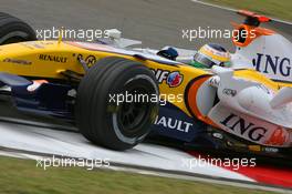 05.10.2007 Shanghai, China,  Giancarlo Fisichella (ITA), Renault F1 Team, R27 - Formula 1 World Championship, Rd 16, Chinese Grand Prix, Friday Practice