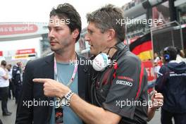 07.10.2007 Shanghai, China,  Keanu Reeves, Actor, with Nick Fry (GBR), Honda Racing F1 Team, Chief Executive Officer - Formula 1 World Championship, Rd 16, Chinese Grand Prix, Sunday Pre-Race Grid