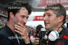 07.10.2007 Shanghai, China,  Nick Fry (GBR), Honda Racing F1 Team, Chief Executive Officer, Keanu Reeves, Actor - Formula 1 World Championship, Rd 16, Chinese Grand Prix, Sunday Pre-Race Grid