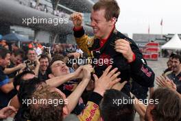 07.10.2007 Shanghai, China,  Sebastian Vettel (GER), Scuderia Toro Rosso celebrates with the team after finishing 4th - Formula 1 World Championship, Rd 16, Chinese Grand Prix, Sunday Podium