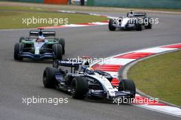 07.10.2007 Shanghai, China,  Nico Rosberg (GER), WilliamsF1 Team, Jenson Button (GBR), Honda Racing F1 Team - Formula 1 World Championship, Rd 16, Chinese Grand Prix, Sunday Race