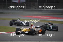 07.10.2007 Shanghai, China,  Heikki Kovalainen (FIN), Renault F1 Team, R27 - Formula 1 World Championship, Rd 16, Chinese Grand Prix, Sunday Race